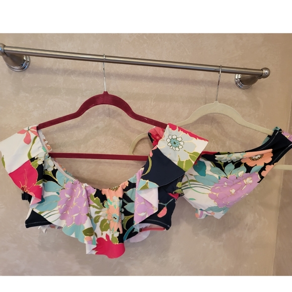 Trina turk ruffle off shoulder bikini top 12 + bottom 10 - Picture 2 of 7